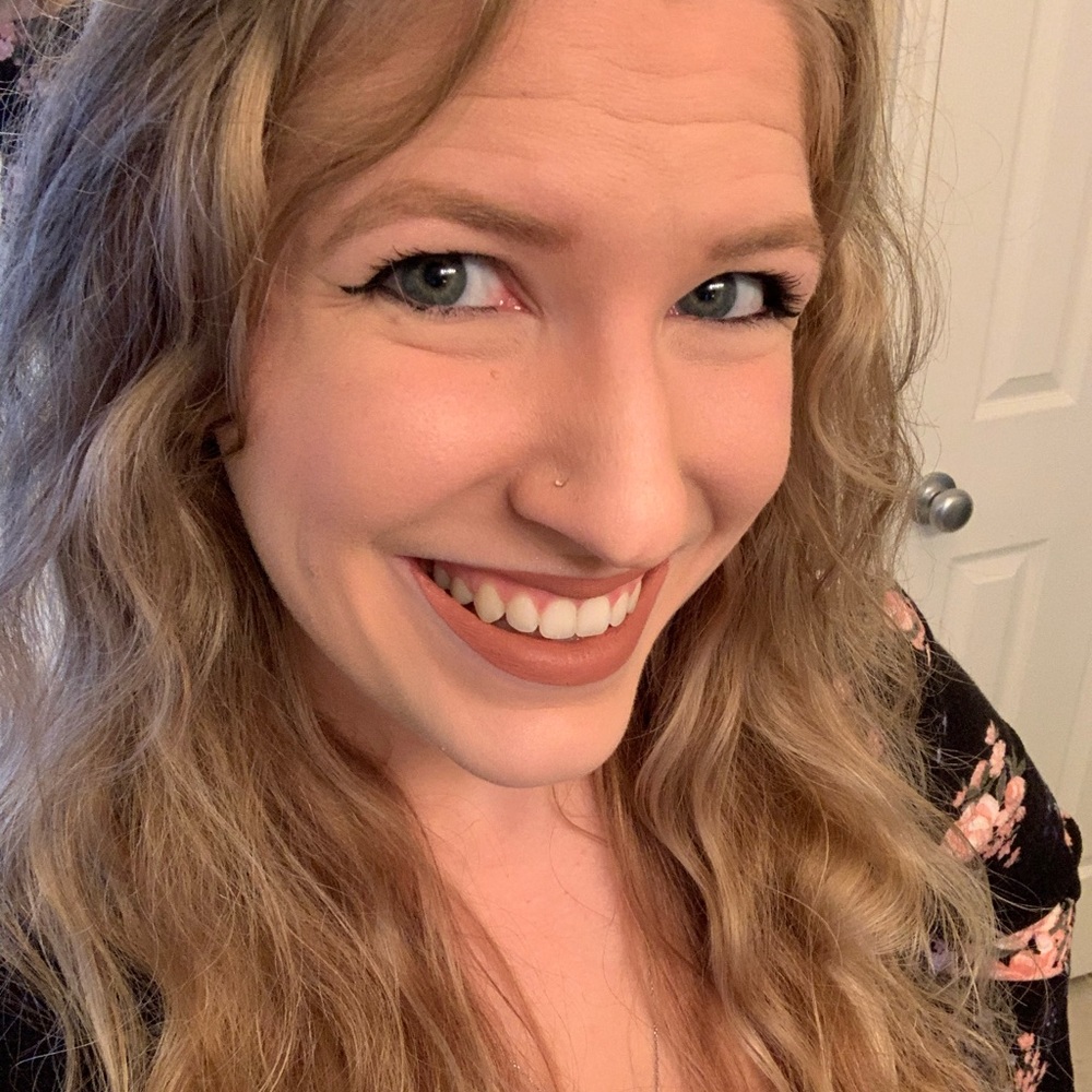 Meet your Posher, Emily